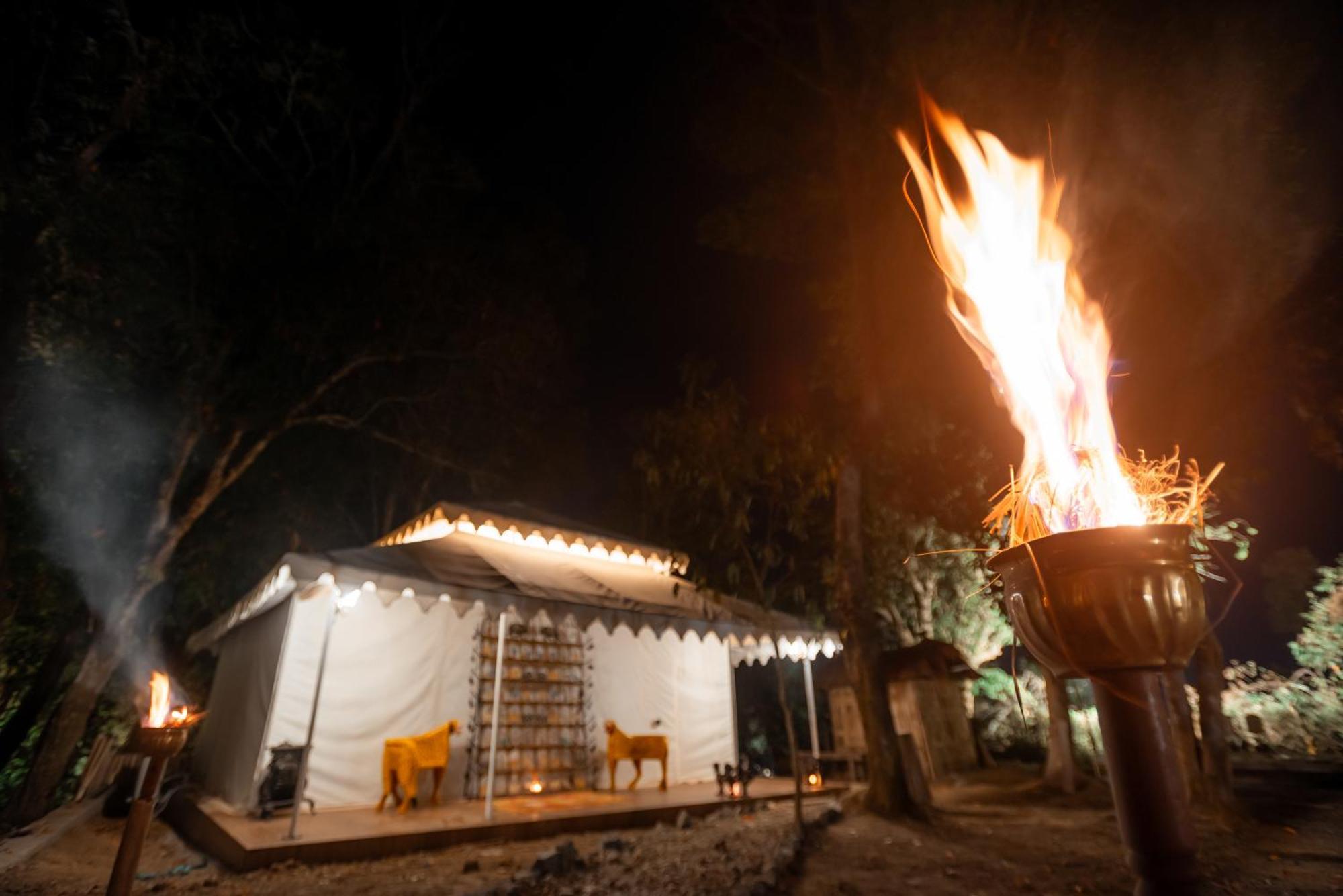 Vaani Greens Wildlife Resort, Kaziranga Kuthari Zimmer foto